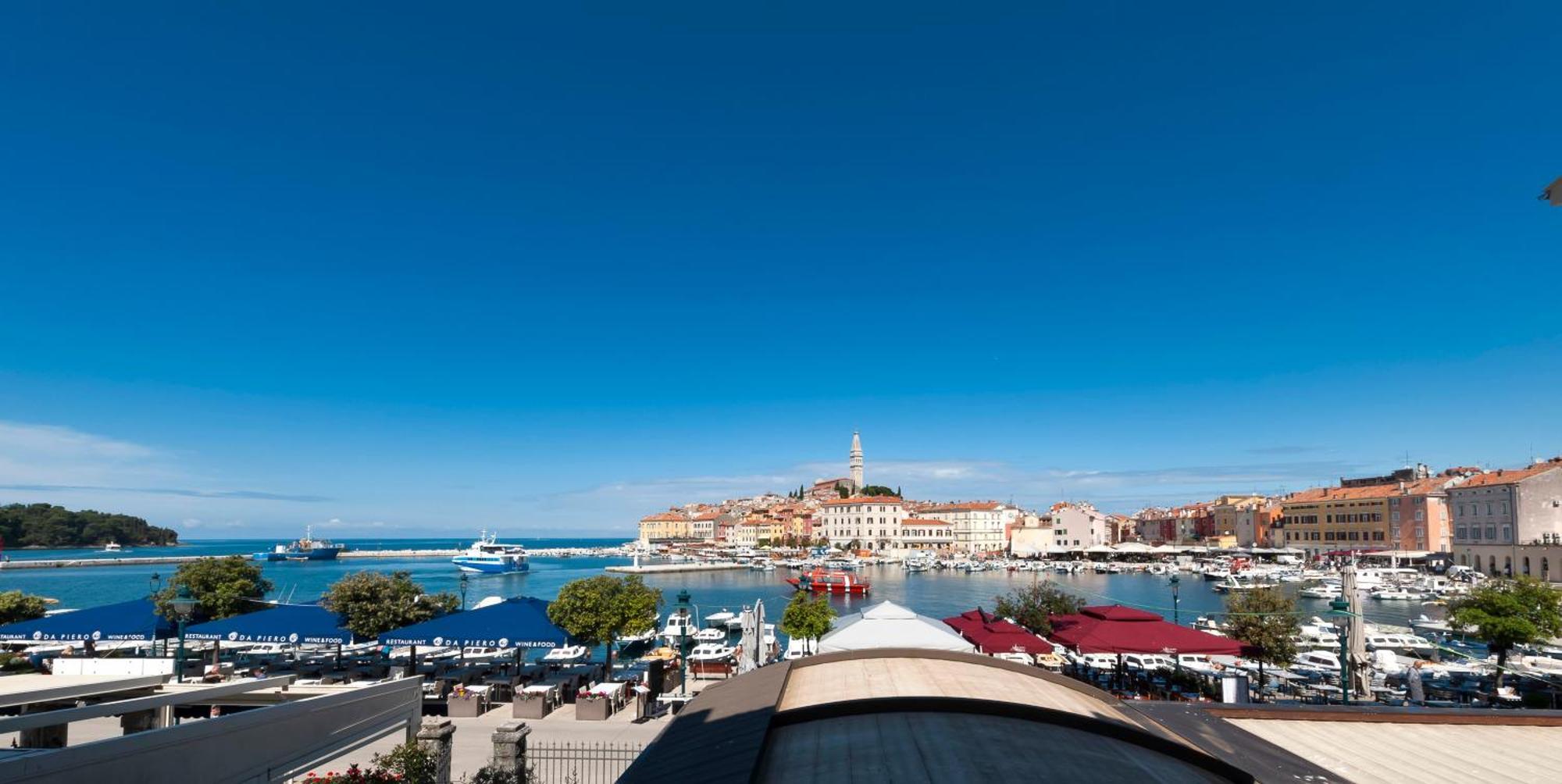 Riva Blu Sea View Apartment Ровин Екстериор снимка