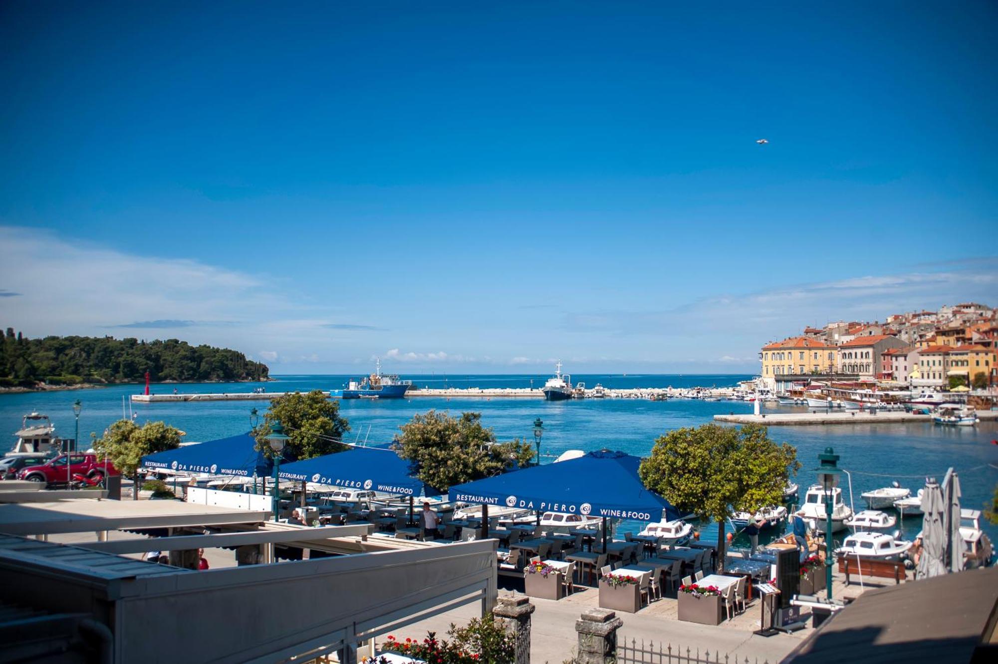 Riva Blu Sea View Apartment Ровин Екстериор снимка