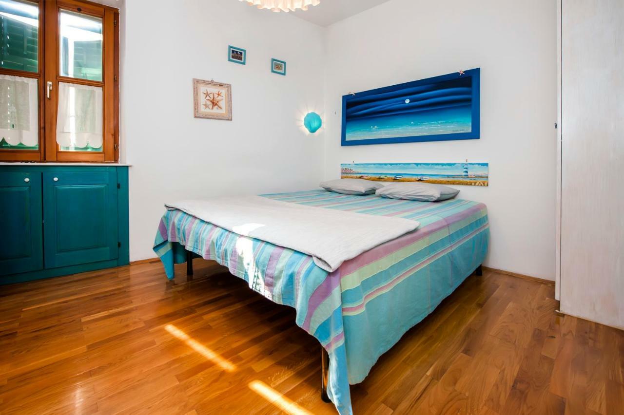 Riva Blu Sea View Apartment Ровин Екстериор снимка